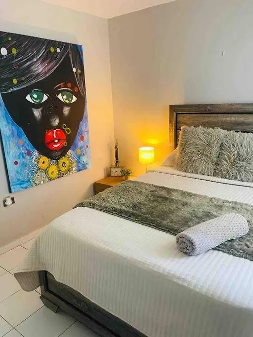 Excellent Location Near Everything, Sparkling ヤウコ アパート